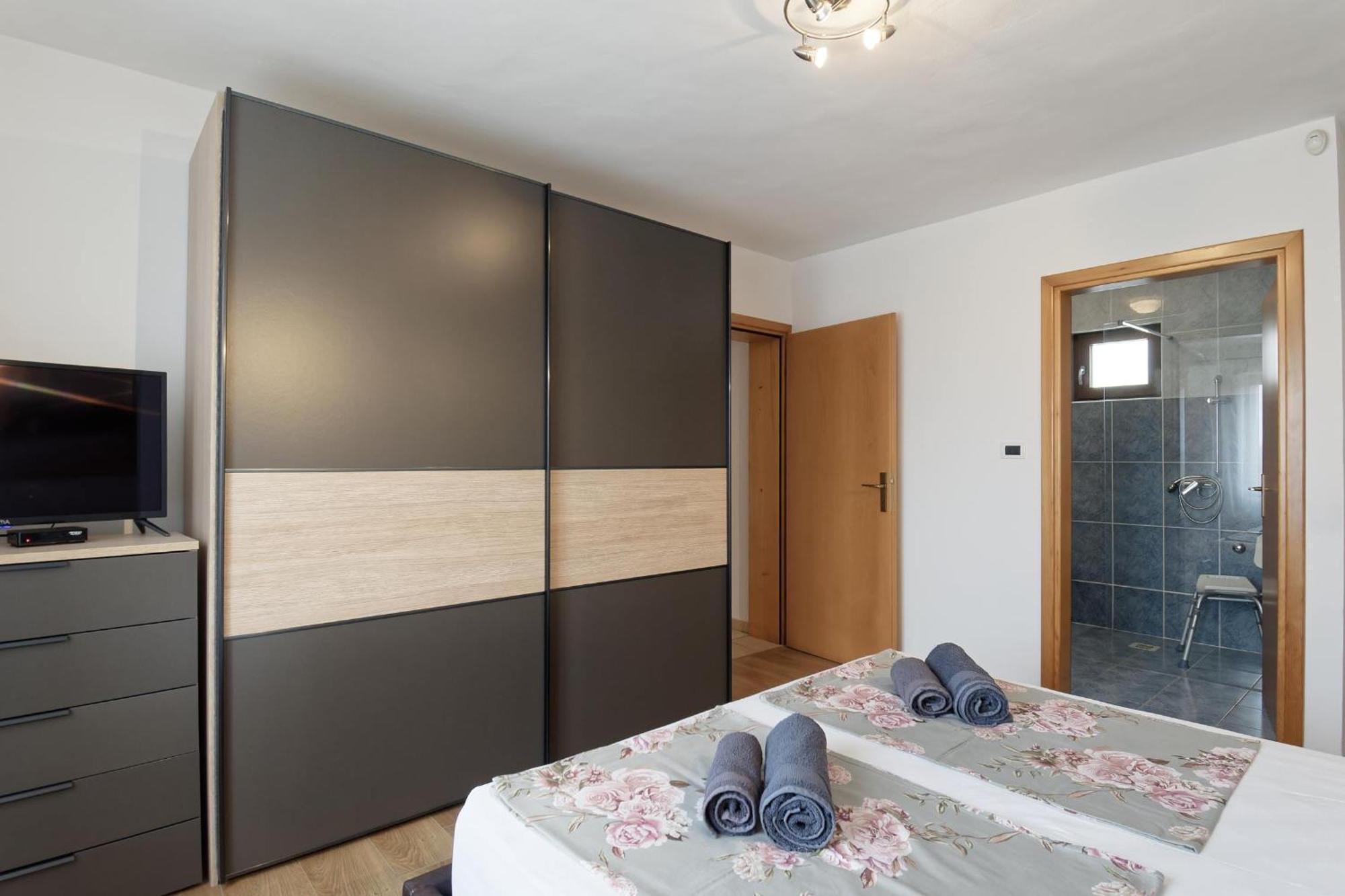Apartment Larissa By Rent Istria Višnjan Exterior foto